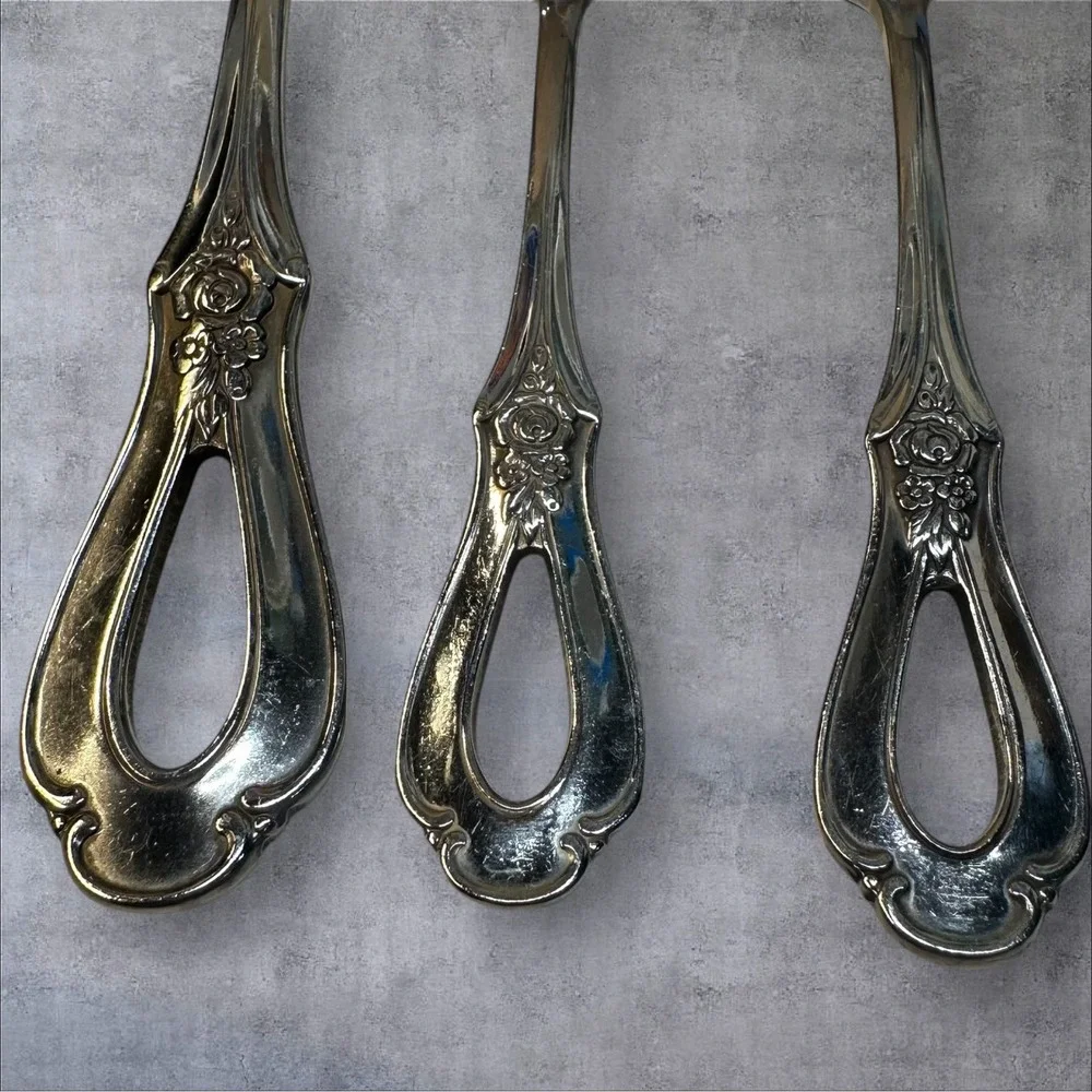 Oneida TOUJOURS Heirloom Stainless Flatware - Set of 3 Spoons‎